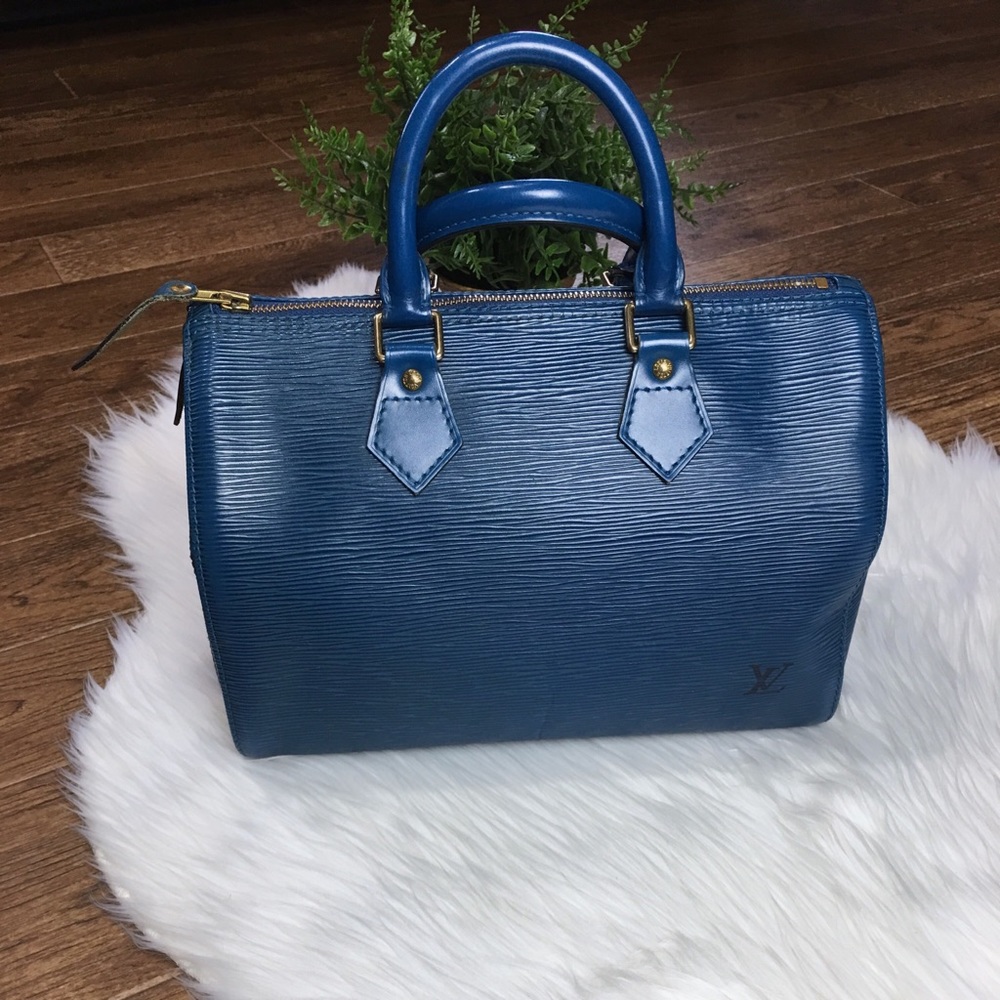 ✨Authentic Louis Vuitton Blue Epi Speedy 25 Bag✨